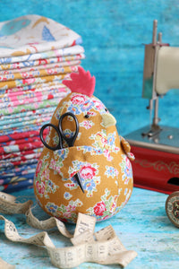 Chicken caddy: chicken pincushion softie