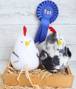 Chicken caddy: chicken pincushion softie