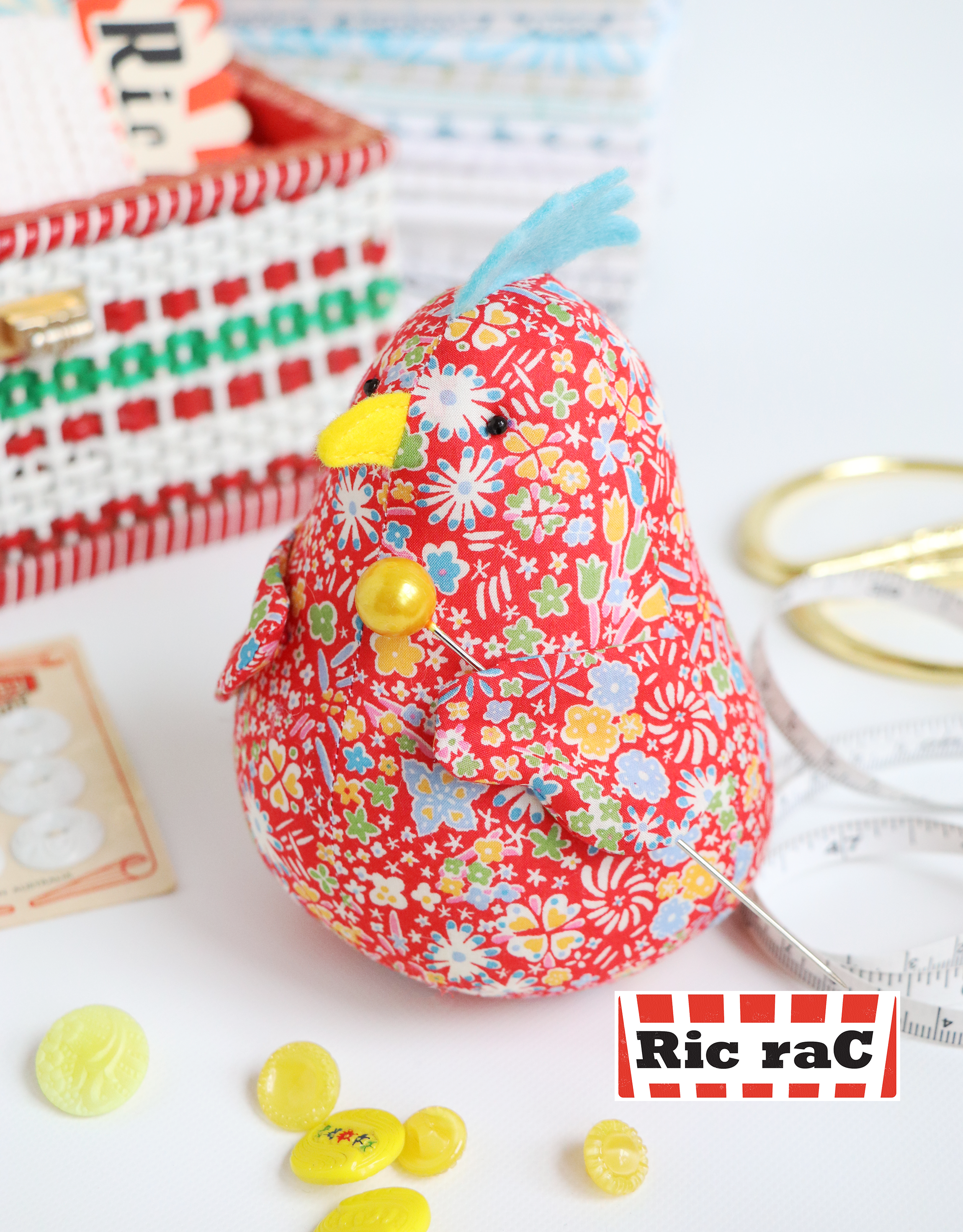 Chicken caddy: chicken pincushion softie