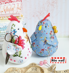 Chicken caddy: chicken pincushion softie