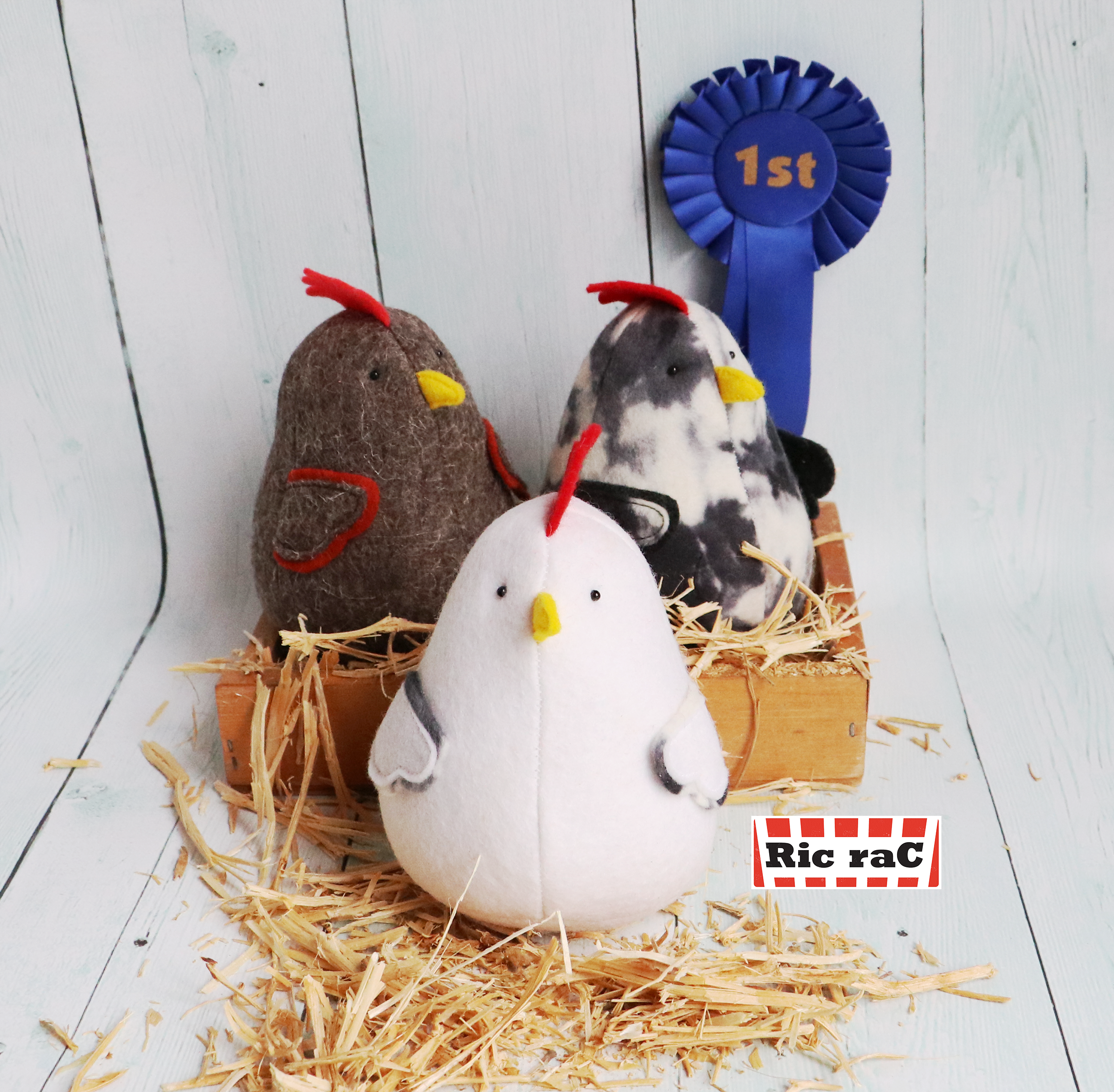 Chicken caddy: chicken pincushion softie