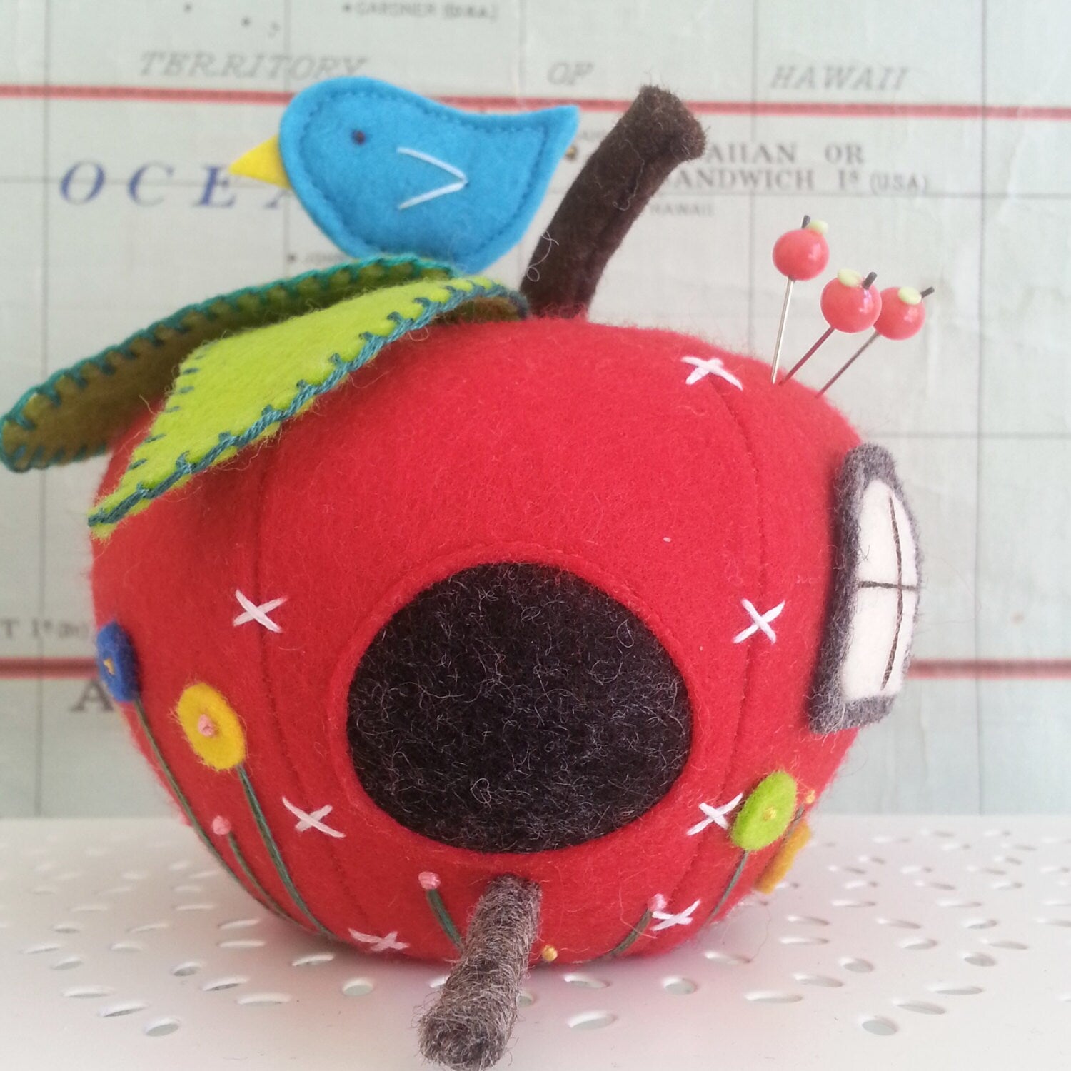 red felt apple shaped pincushion sewing pattern